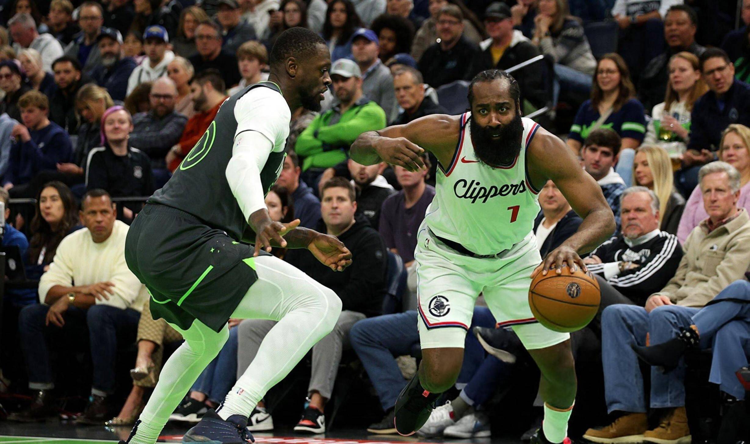 包含哈登赛事官方发布赛况扑朔迷离新规，加拿大队争议不断！的词条