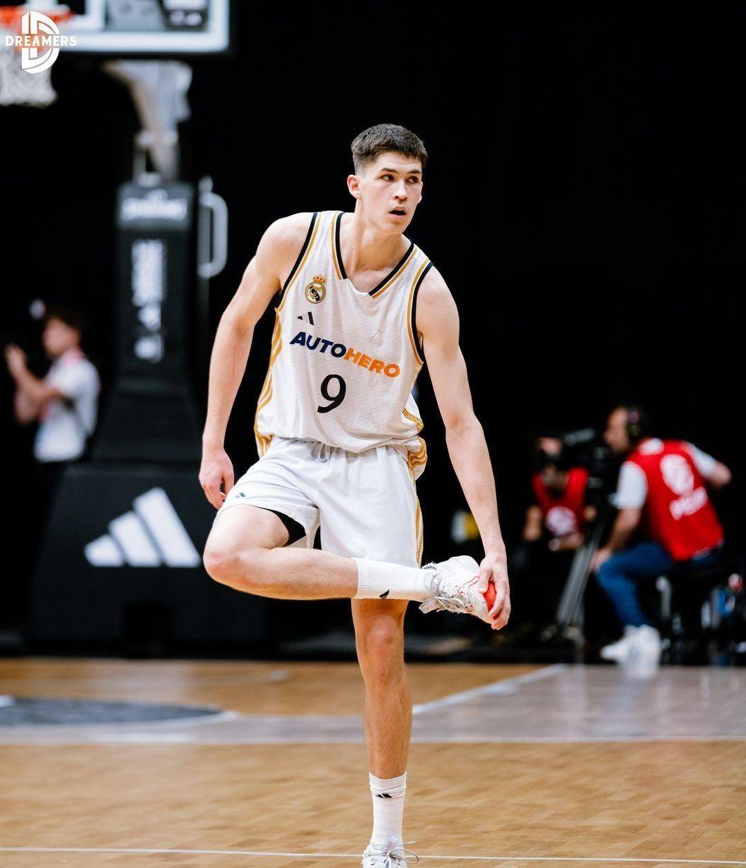 爱游戏娱乐关于今晚布鲁克林篮网备战NBA季后赛，完成体检细节曝光，底气十足，球队文化再被提及的信息