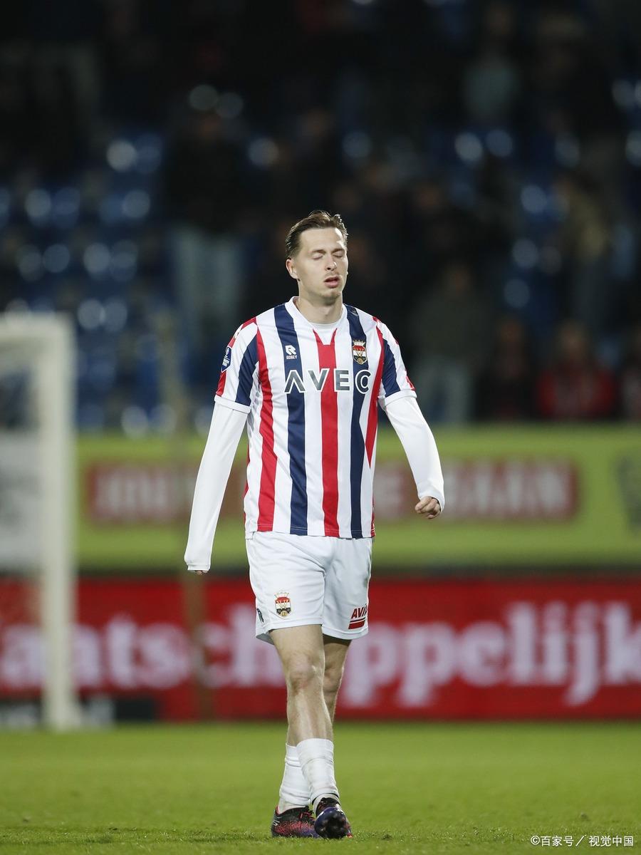 包含今晚突围战来临；费耶诺德围绕荷甲止住颓势；目标明确；轮换策略成焦点的词条